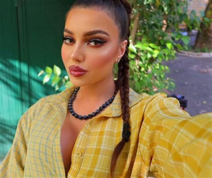 
Amanda Rocha Height, Weight, Net Worth, Age, Birthday, Wikipedia, Who, Nationality, Biography 