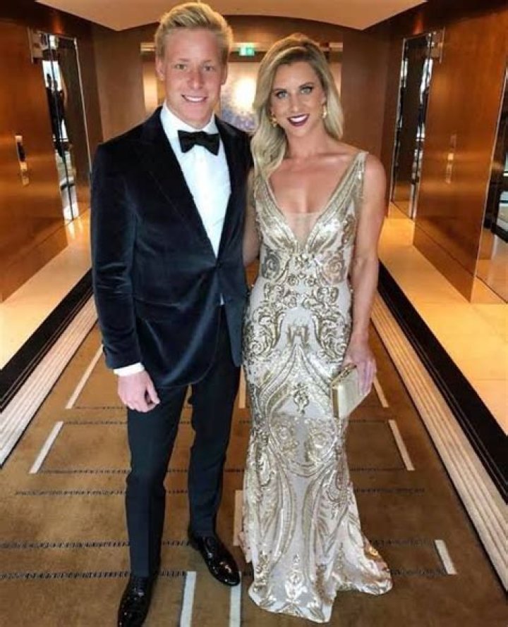 
Is Isaac Heeney Still Dating Lauren Houghton? Girlfriend 2022 Revealed – Salary And Net Worth 